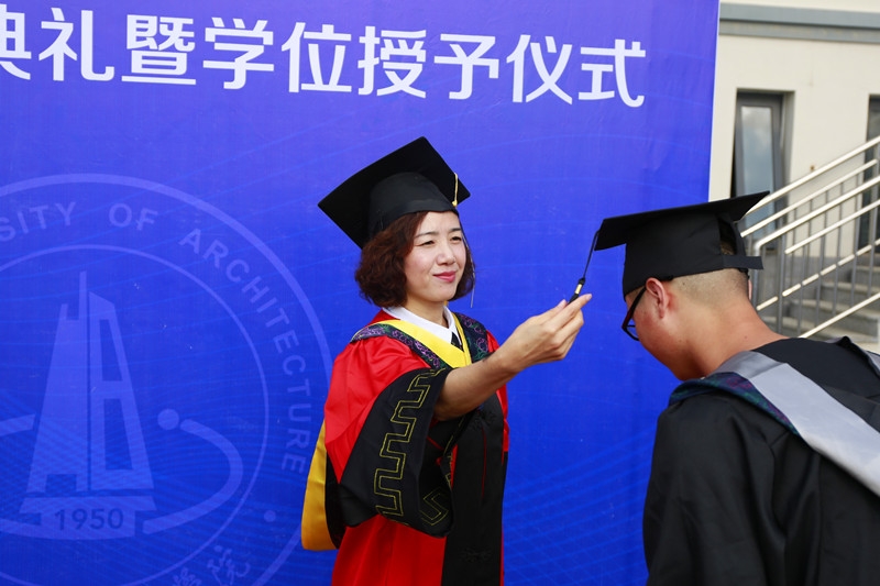 本科生毕业典礼10.jpg