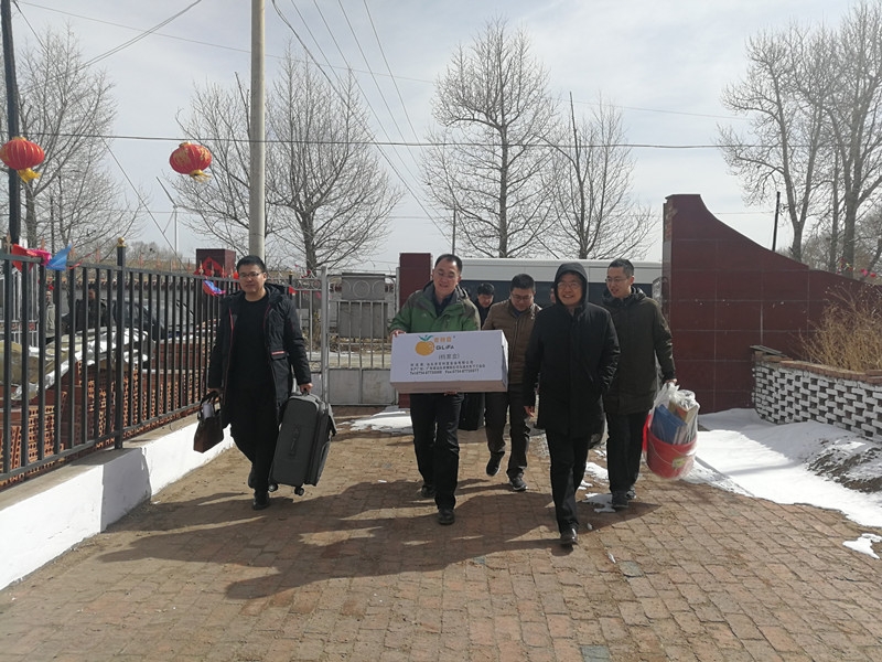 不忘初心、牢记使命,我校脱贫攻坚工作开启新征程4.jpg