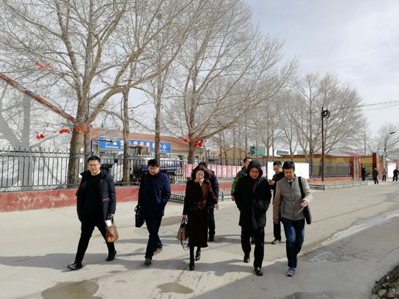 不忘初心、牢记使命,我校脱贫攻坚工作开启新征程1.jpg